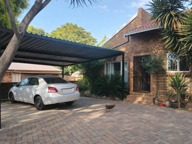 4 Bedroom House To Let in Rooihuiskraal