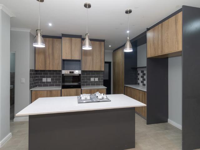 4 Bedroom House To Let in Sandown