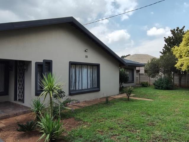 4 Bedroom House To Let in Three Rivers