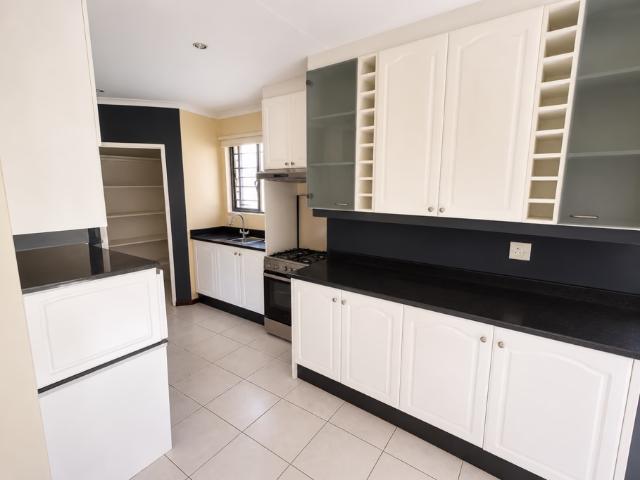 4 Bedroom House To Let in Van Riebeeck Park