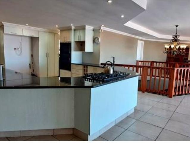 4 Bedroom House To Let in Winterstrand
