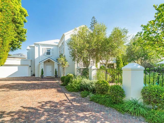 4 Bedroom house to rent in Tokai, Cape Town