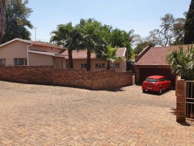 4 bedroom house to rent in val de grace