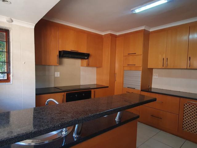 4 Bedroom House To Rent in Waterkloof