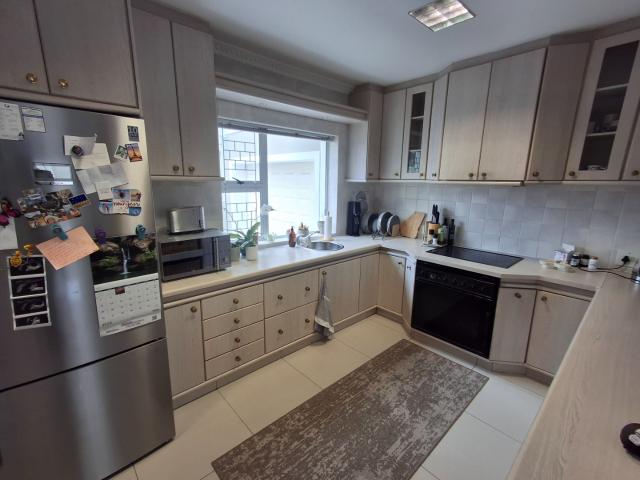 4 Bedroom House To Rent in West Beach