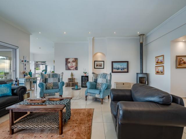 4 Bedroom House To Rent in Bel'aire