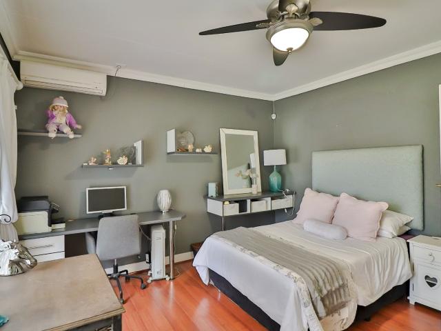 4 Bedroom House To Rent in Cashan