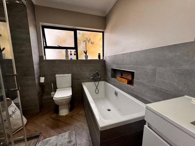 4 Bedroom House To Rent in Centurion Golf Estate