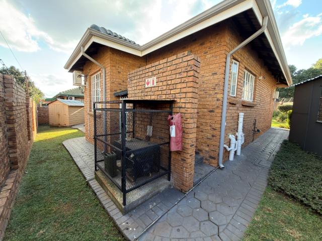 4 Bedroom House To Rent in Clubview