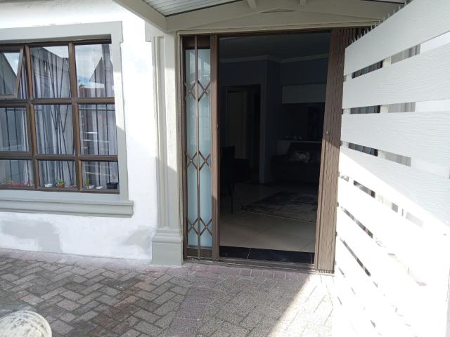 4 Bedroom House To Rent in Crawford