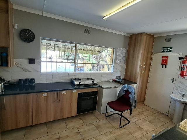 4 Bedroom House To Rent in Glenanda