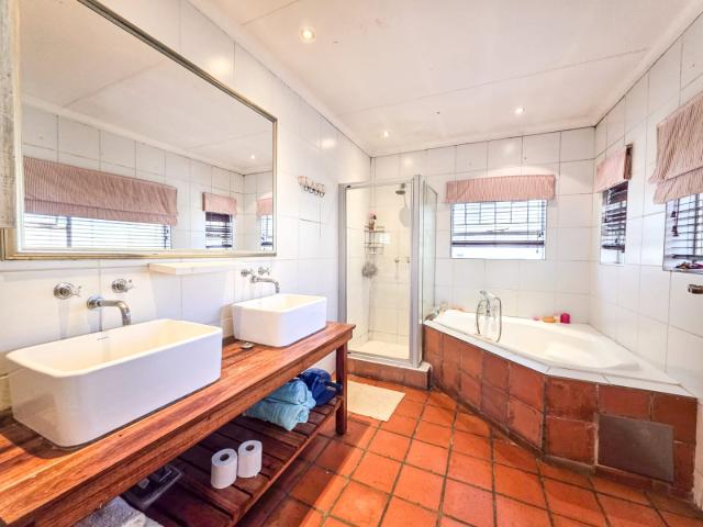 4 Bedroom House To Rent in Highveld
