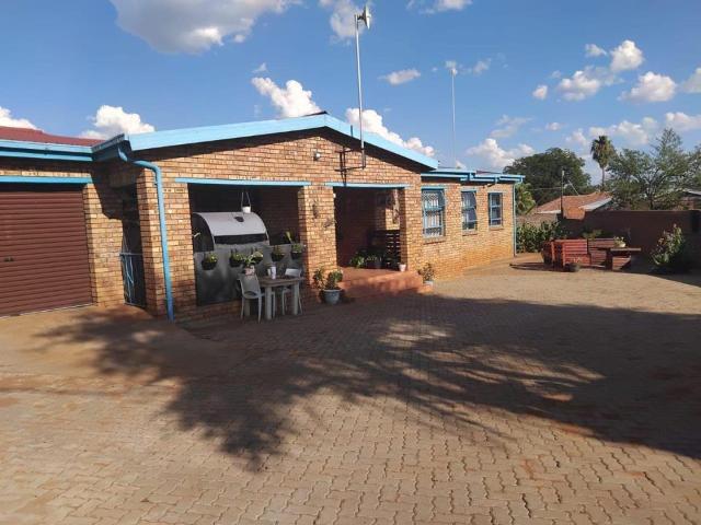 4 Bedroom House to Rent in Kuruman
