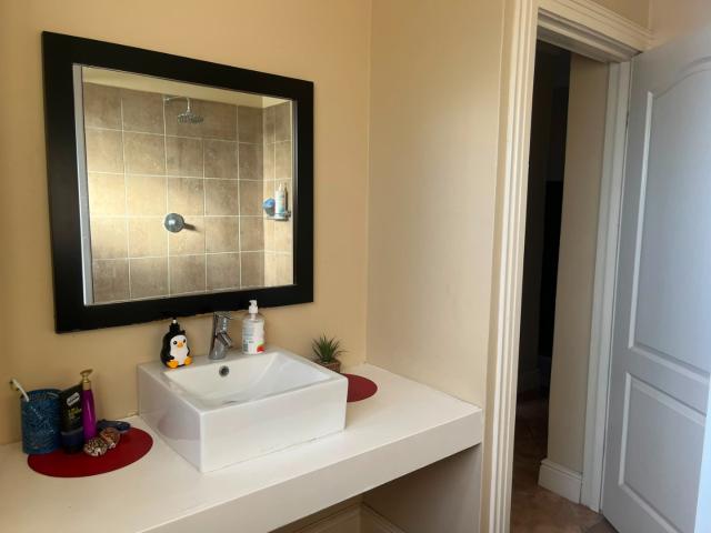 4 Bedroom House To Rent in Lovemore Park