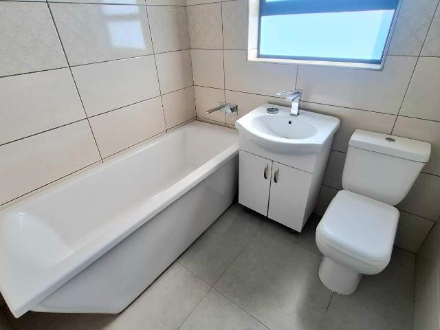 4 Bedroom House To Rent in Marula Heights