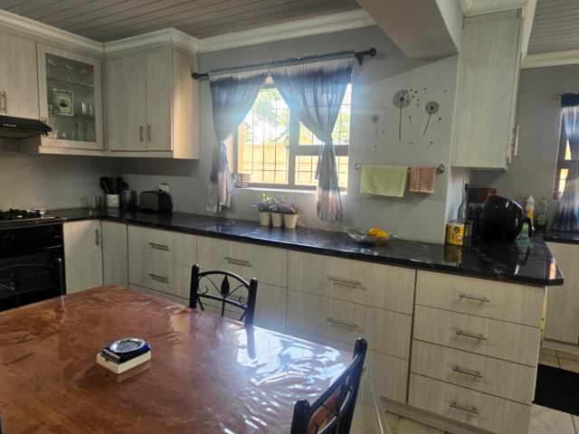 4 Bedroom House To Rent in Moorreesburg