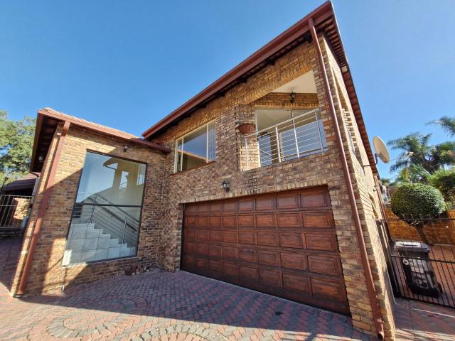 4 Bedroom house to rent in Moreleta Park, Pretoria