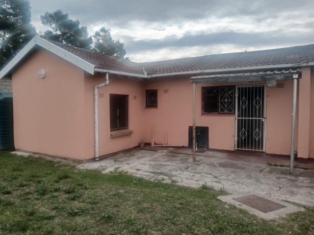 4 Bedroom House To Rent in Mthatha