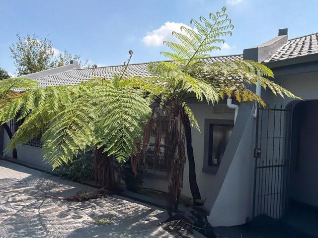 4 Bedroom house to rent in Northcliff, Randburg