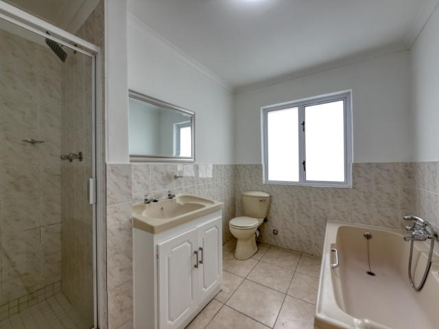 4 Bedroom House To Rent in Paradyskloof