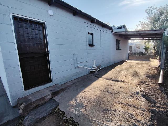 4 Bedroom House To Rent in Postmasburg Rural