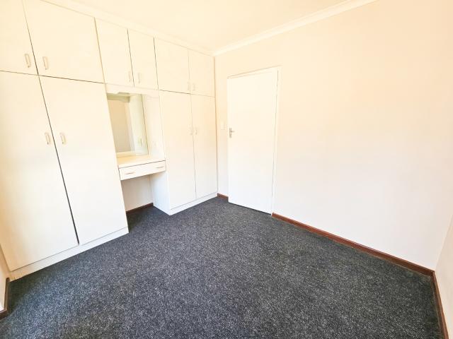4 Bedroom House To Rent in Plattekloof Glen
