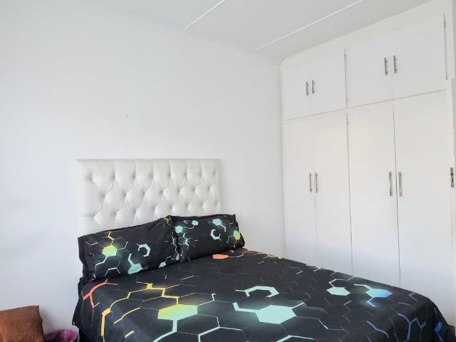 4 Bedroom House To Rent in Prestbury