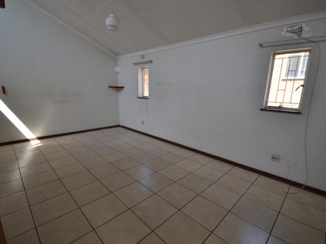 4 Bedroom House To Rent in Rosettenville