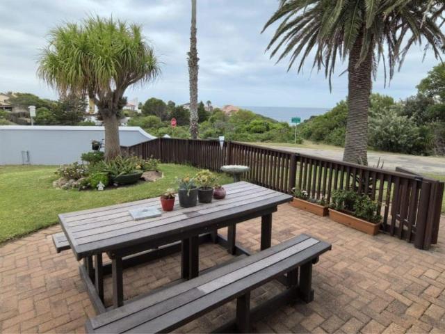 4 Bedroom house to rent in Santareme, St Francis Bay