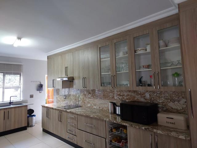 4 Bedroom House To Rent in Silver Lakes