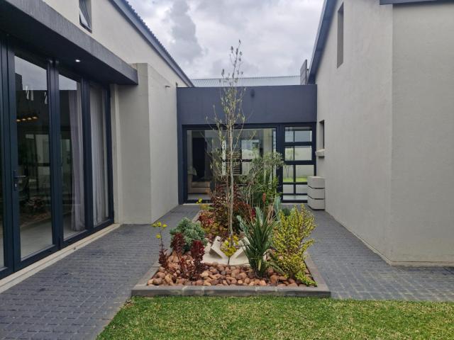 4 Bedroom House To Rent in Six Fountains Residential Estate
