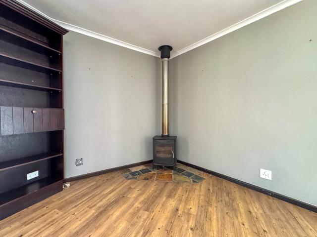 4 Bedroom House To Rent in Summerstrand