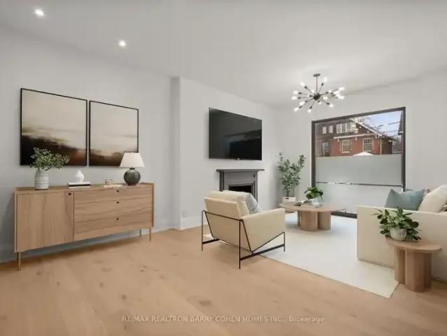 4 Bedroom House Toronto ON 103594410