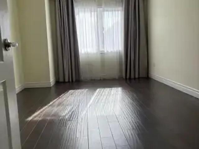 4 Bedroom House Vaughan ON 102578947