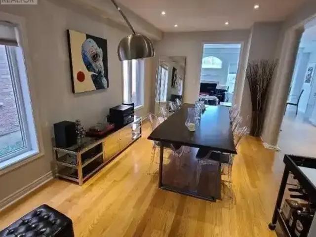 4 Bedroom House Vaughan ON 102847466