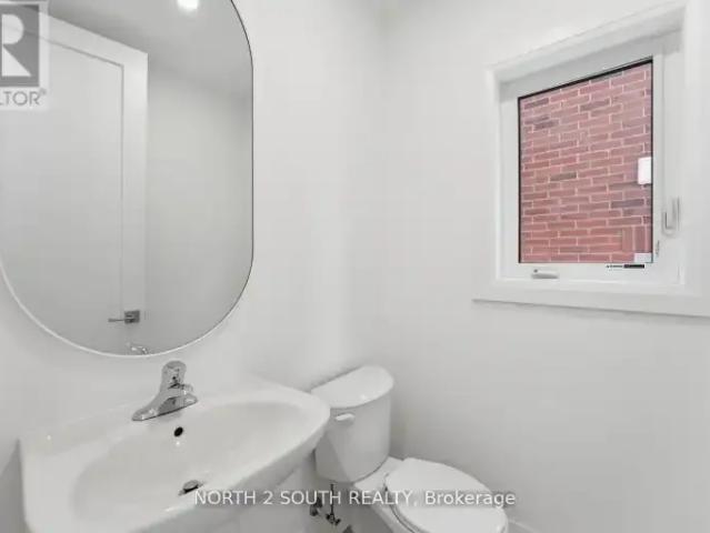 4 Bedroom House Vaughan ON 102847471