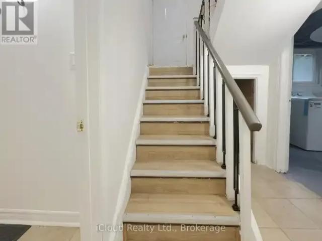4 Bedroom House Vaughan ON 102366584