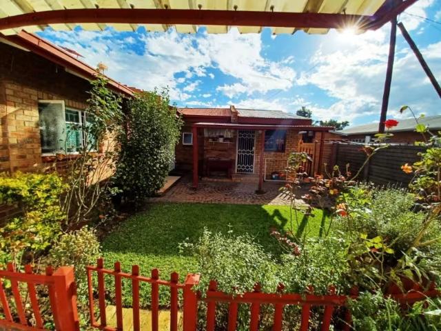 4 Bedroom House Vanderbijlpark SE 1 Vanderbijlpark SE 1 103882776