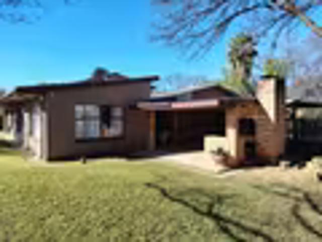 4 Bedroom House Vanderbijlpark SW 5 Vanderbijlpark SW 5 103693577