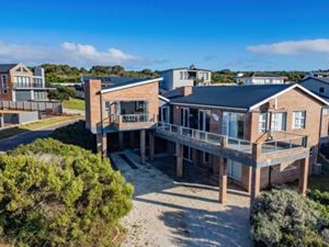 4 bedroom holiday home on the market.