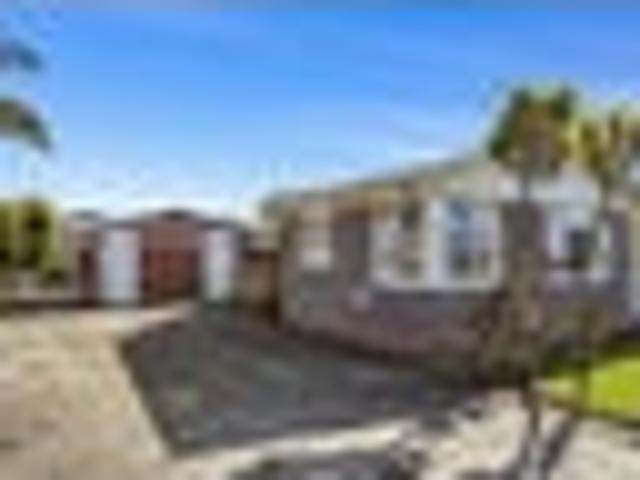 4 Bedroom Home With Separate Home Office