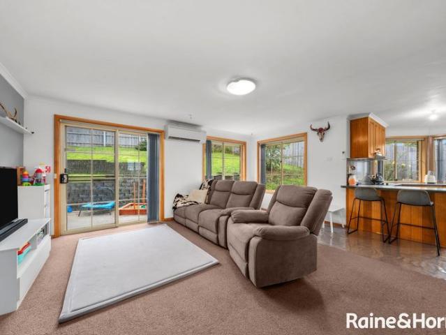 4 Bedroom Home Exceptional Water Views!