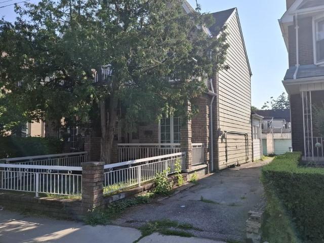 4 Bedroom Home for Rent at 423 Margueretta St, Toronto, ON M6H 3S6 Wallace Emerson