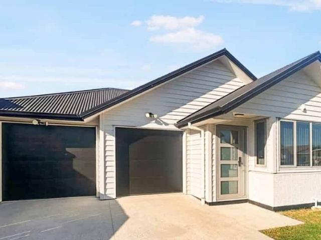 4 bedroom home in Takanini!
