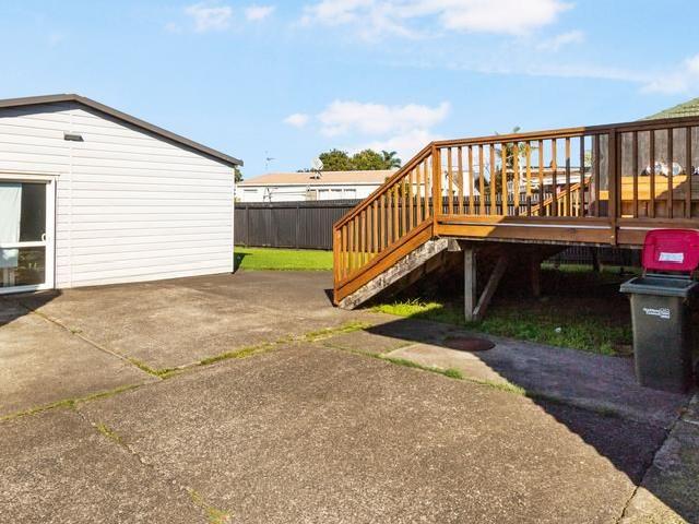 4 bedroom home in Mangere Bridge!