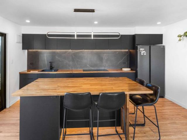 4 bedroom home in Mangere Bridge!