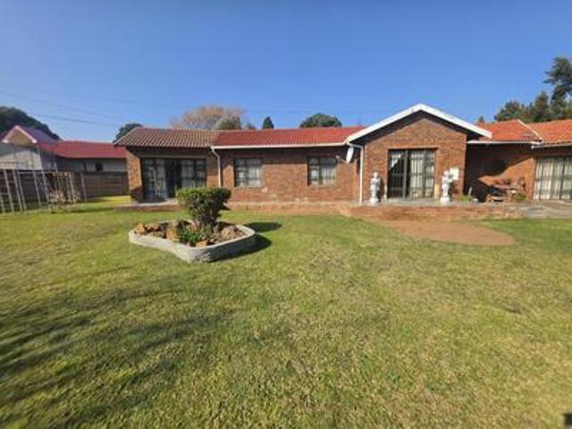 4 bedroom home on the market in albertsdal