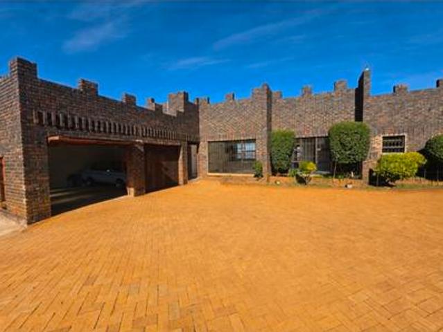 4 bedroom home on the market in bassonia