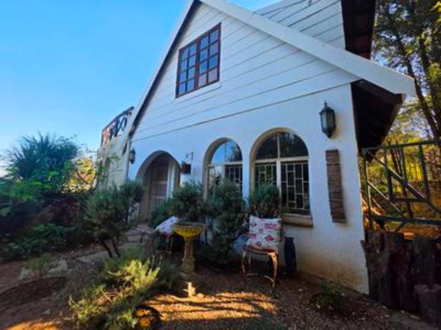 4 bedroom home on the market in glenvista