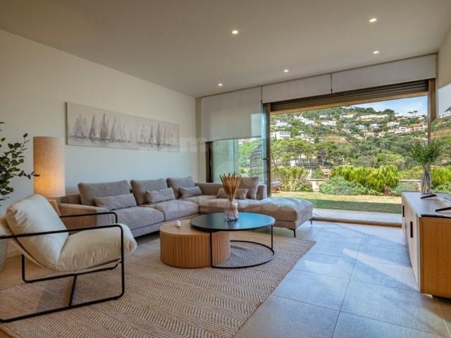 4 bedroom luxury Flat for rent in Begur, Spain